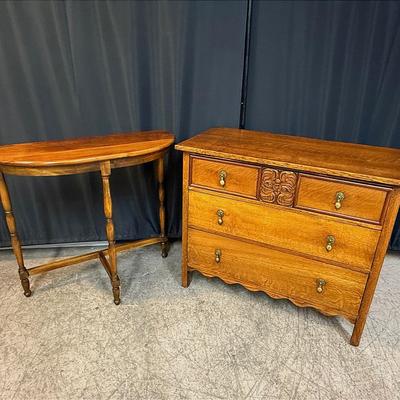 Traditional Oak Console Table & Chest of Drawers