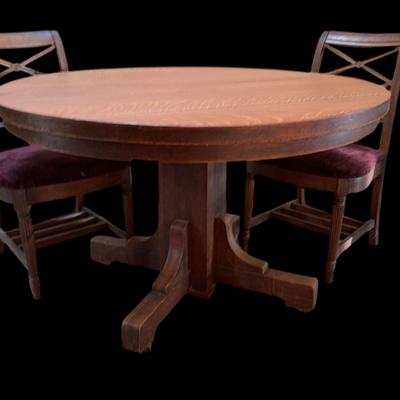 Antique Quarter-Sawn Oak Pedestal Dining Table w/ Crank & Two Matching Chairs – Circa 1920s