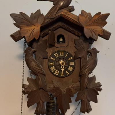 Vintage German Black Forest Cuckoo Clock – Hand-Carved Wood with Bird & Leaf Motif – 16”