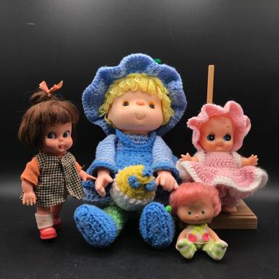 Lot of Vintage Dolls with Handmade Clothes – Hong Kong & American Greetings