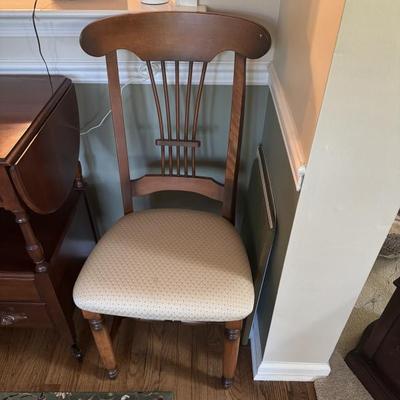 Sale Photo Thumbnail #7: 4 Dinning Chairs. 
