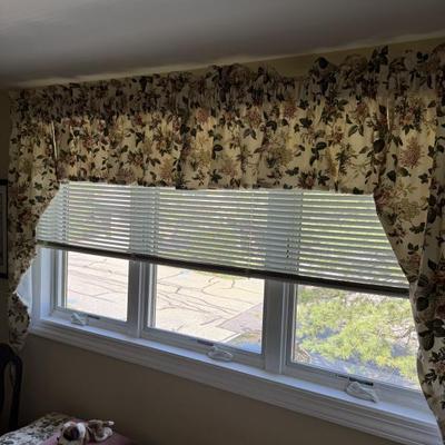 Sale Photo Thumbnail #39: Drapes for sale 
