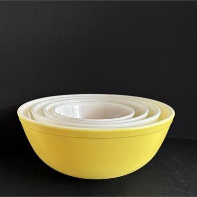 Pyrex 400 Series Nesting Bowls .jpg