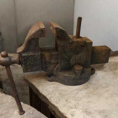 Antique Prentiss 4 1/2 Inch No. 20 Swivel Bench Vise