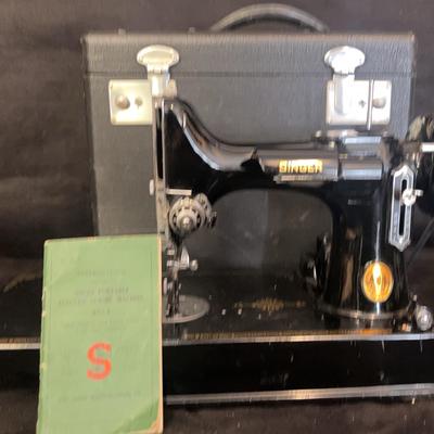 Vintage Singer Portable Electric Sewing Machine 222-1