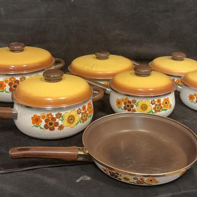 Crowning Touch Harvest Blossom Porcelain Enamel Pots and Pans