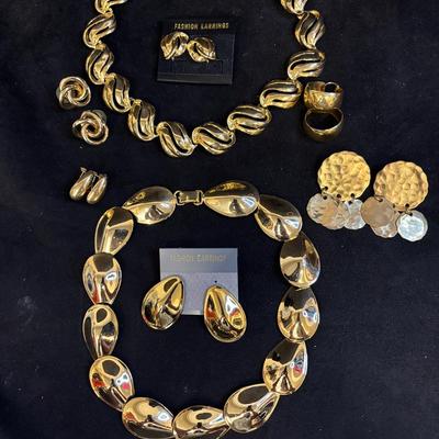 Gold Tone Metal Link Necklaces And Matching Earrings