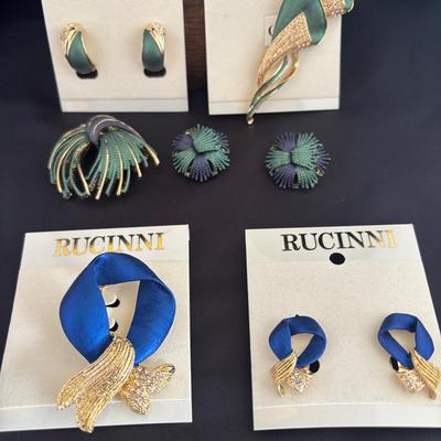 Rucinni Brooches And Matching Earrings