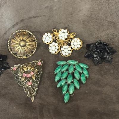 Vintage Hinged Scarf Clips