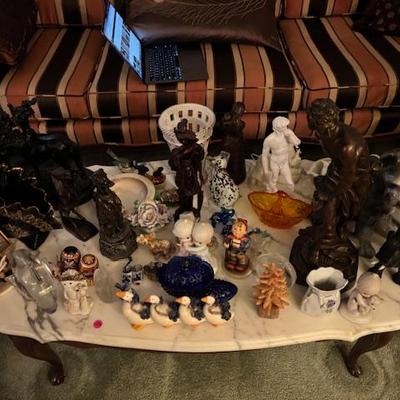 Too many knick knacks to photograph