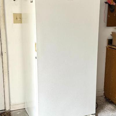 Frigidaire 17 Cu. Ft. Commercial Upright Freezer - Gets Super Cold! 