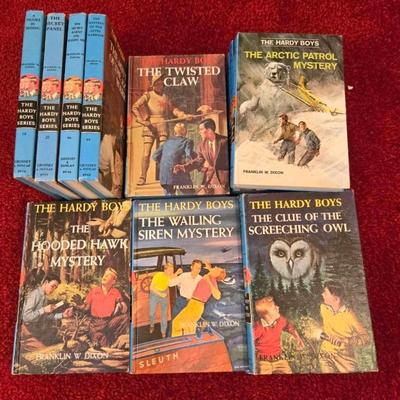 17 Vintage Hardy Boys Mystery Books 50s 60s