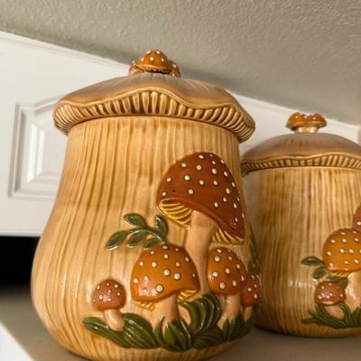 Arnel's Mushroom Canister Set