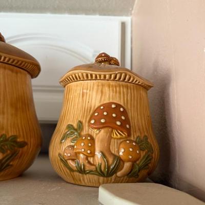 Arnel's Mushroom Canister Set
