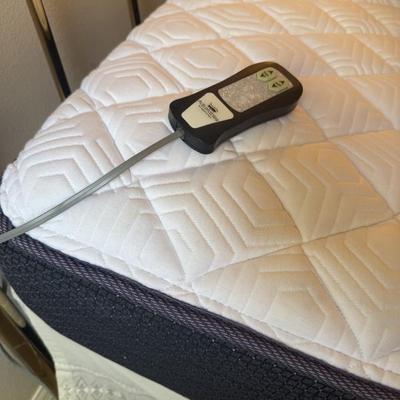 Queen Mattress, adjustable 