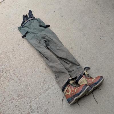 Lot #172 - Men's Dan Bailey Chest High Fishing Waders and Hodgman Lakestream Felt Sole Boots Size 5