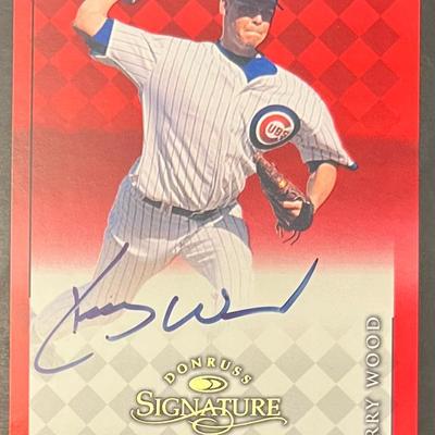 Collectible 1998 Autographed Donruss Kerry Wood Baseball Card 