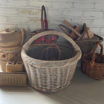 Wicker Baskets And Wicker Decor 