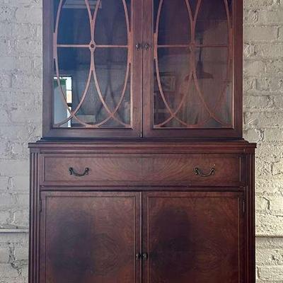 Vintage Federal Style Mahogany Finish China Cabinet