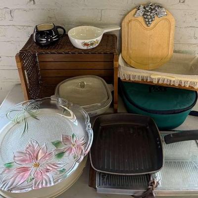 Assorted Vintage Kitchen Goods w/ Pyrex, Longaberger, Tupperware ++