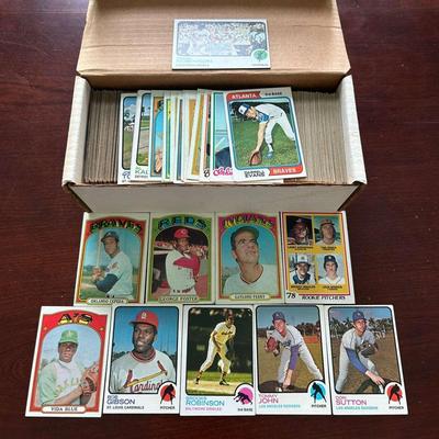 100s of 1970s Vintage Baseball Cards.  Bob Gibson, Frank Robinson and More