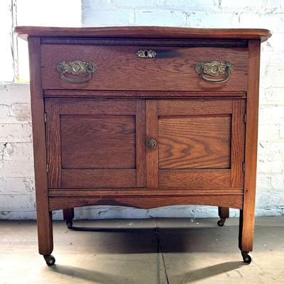 Late Victorian Oak Washstand of Diminutive Size, Circa 1910