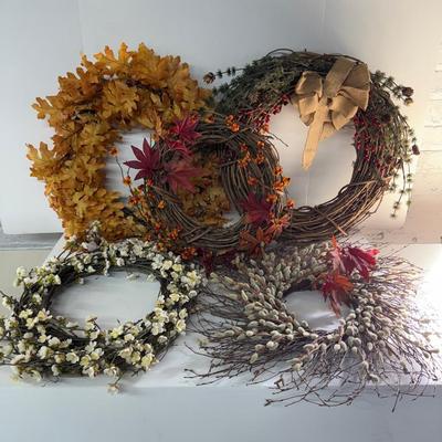 Decorative Wreaths (5)