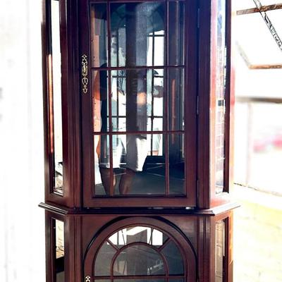 Pulaski Federal Style Mahogany Finish Illuminated, Glass Shelf Corner Cabinet