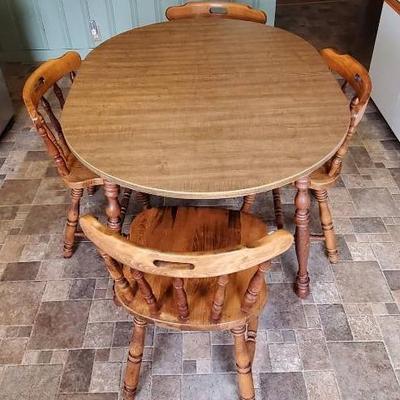 Timberline Furniture Co. Table and (4) Chairs 