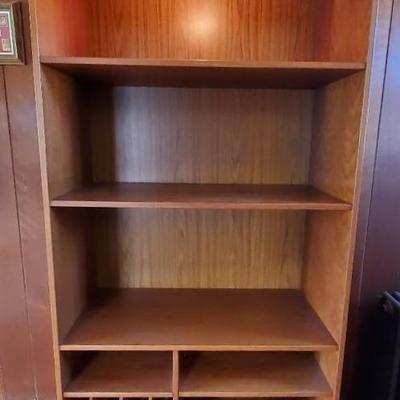 Nice Lighted Bookshelf 