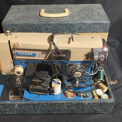 Vintage Zig Zag Portable Sewing Machine 