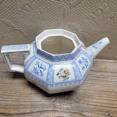 Royal Doulton Tea Pot - No Lid - Rare Pattern Astbury Vintage 