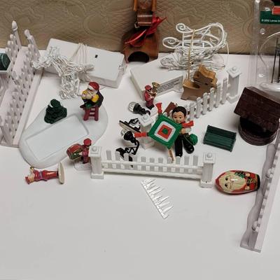 Dollhouse And Christmas Village Accessories 
