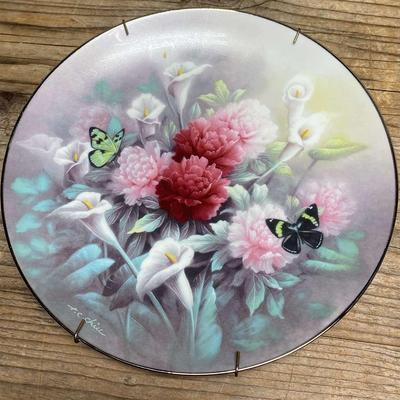 Tan Chun Chiu “Emerald Pair” Decorative Plate 