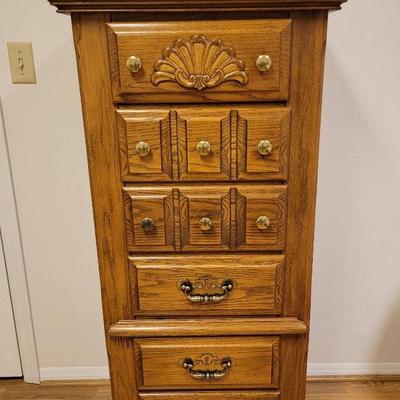 Oak Chest of Drawers 
