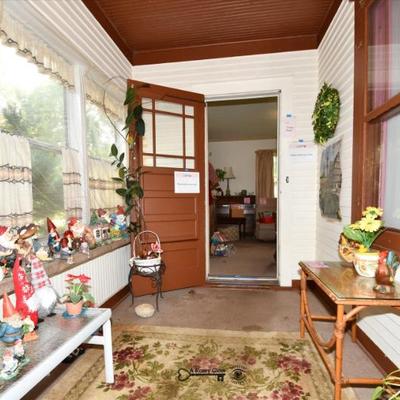 225 foyer