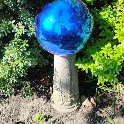 Sapphire Gazing Ball & Pedestal 