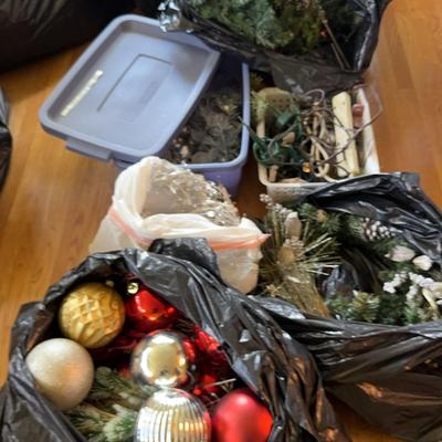 LARGE Scale Lot Of More Xmas Decor 