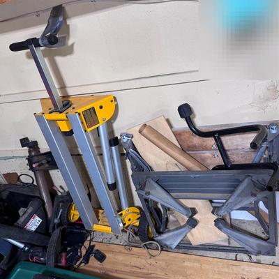 DeWalt Saw Stand And Folding Work Table 