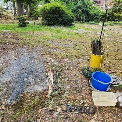 Various Gardening Supports, Chicken Wire, Tomato Cages And More!