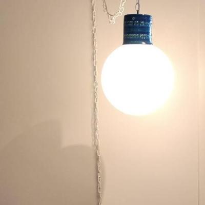Hanging Globe Lamp 