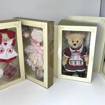 Holly The Holiday Bear & Wardrobes 