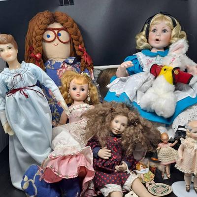 Dolls! Dolls! Including Disney 50th Anniversary Alice In Wonderland