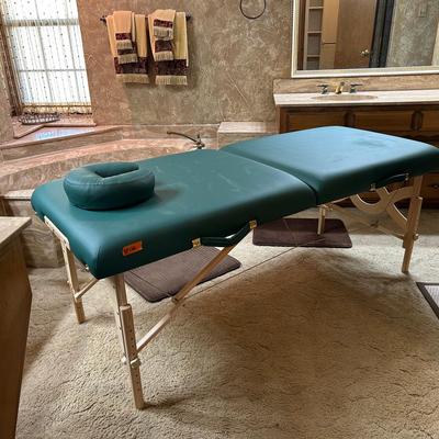 BF122 Earthlite Portable Massage Table
