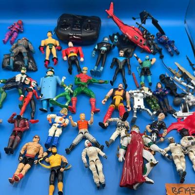 BF195 Variety of Mini Superhero’s & Villains Action Figures
