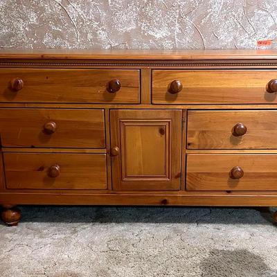 BF102 Lexington Door Dresser