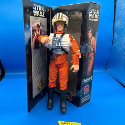 BF212 Star Wars Collector Series Luke Skywalker in X-Wing Gear 12