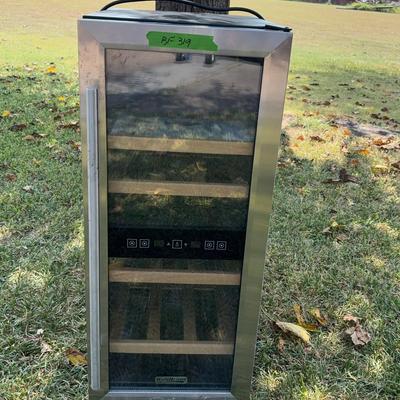 BF319 Wine fridge