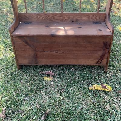 BF328 Wood Heart Cutout Bench