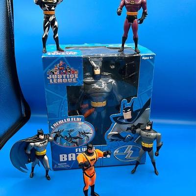 BF149 Justice League Flying Batman Figure & More!!